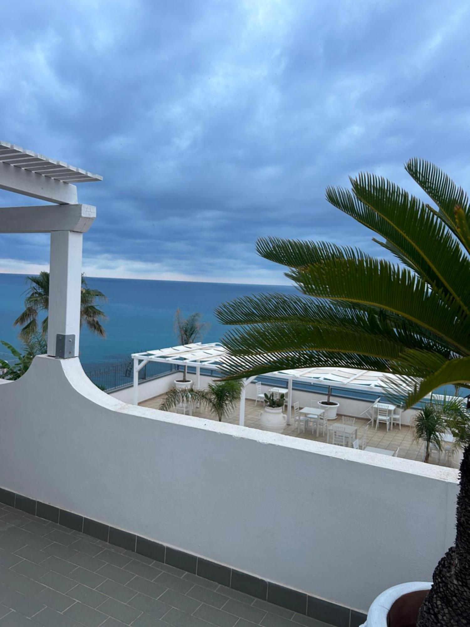 Hotel La Porta Del Mare Tropea Exterior foto
